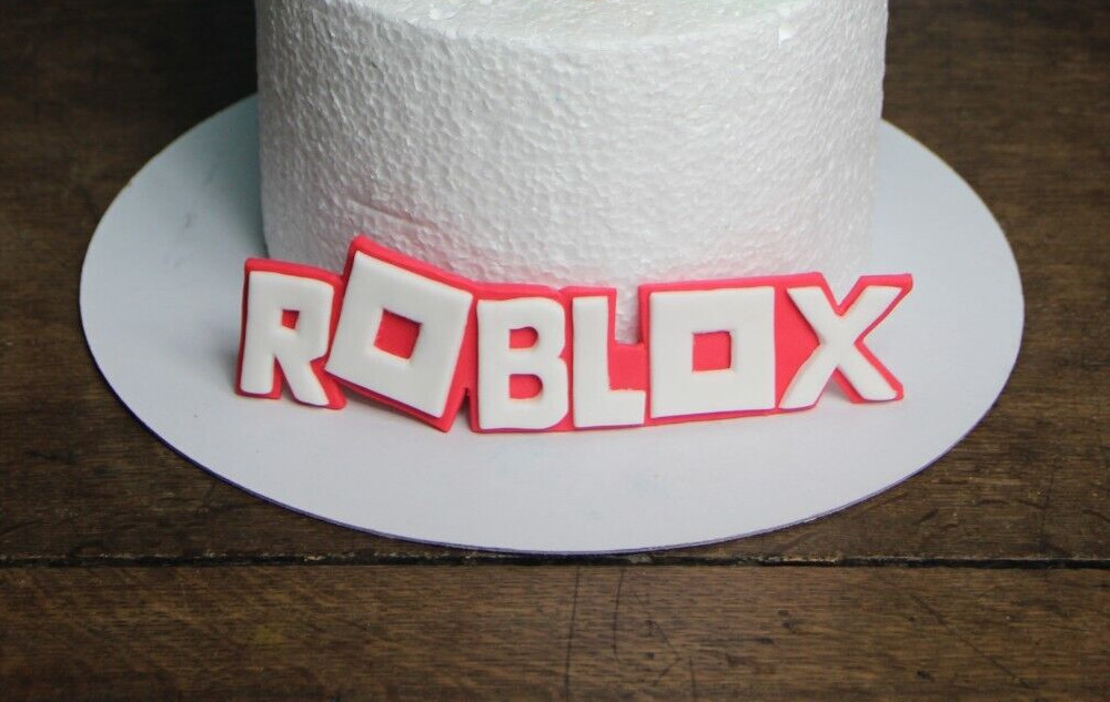 Roblox inspired edible handmade logo plaque / badge birthday cake topper