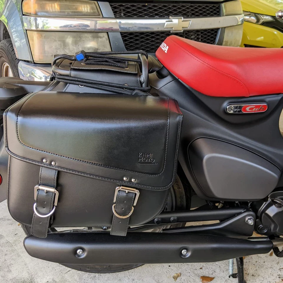 Universal Motorcycle Saddlebags 30L PU Leather Luggage Bag for Sportster Softail - Image 3 of 4