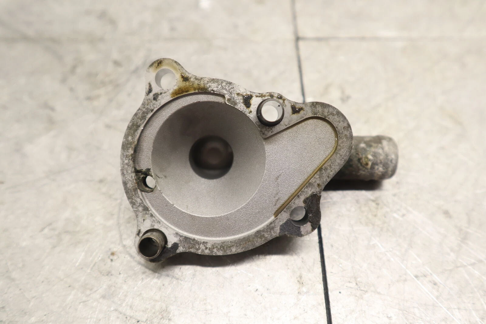 かのかの 12-18 KAWASAKI BRUTE FORCE 300 OEM ENGINE WATER COOLANT PUMP