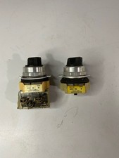 TWO (2) ALLEN BRADLEY 30.5mm 2-Position Selector Switch 800T-H6 (USED)