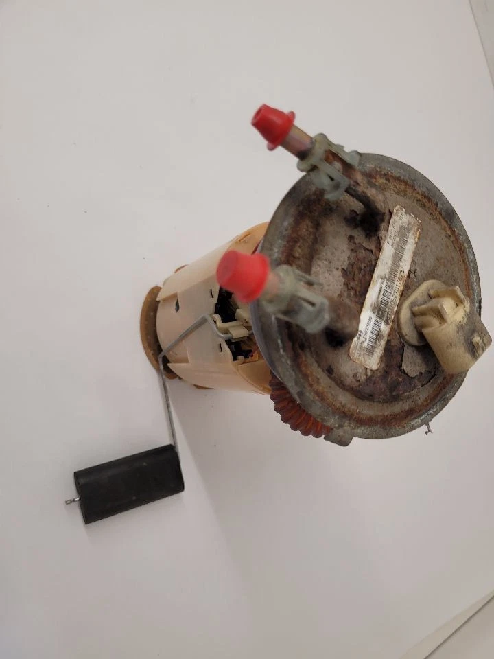 2002-2004 OLDSMOBILE BRAVADA Fuel Pump Assembly 15077623 Foto 2 de 4