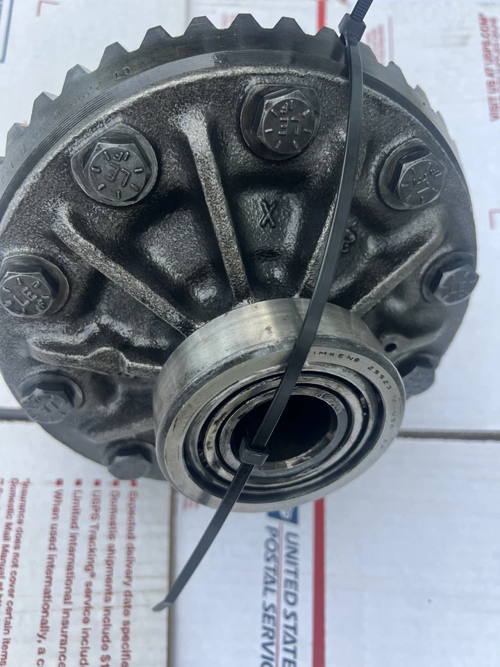 3:92 DANA 44 RING PINION & CARRIER CASE DODGE RAM 1500 GMC JEEP - Image 3 of 4