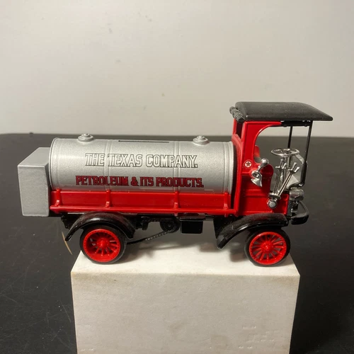 Vintage 1995 Ertl Texaco 1910 Mack Texaco Tanker Die Cast Model Coin Bank