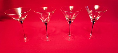 Vasos de Martini Lágrima - Juego de 4 Rojos, Juego de 4 Azul, 1 Individual Negro y 1 Azul - Imagen 12 de 13