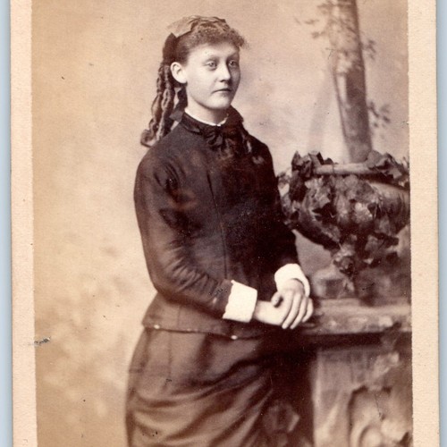 c1870s Providence, RI Cute Young Lady Girl CdV Photo Card Prior Bros H22