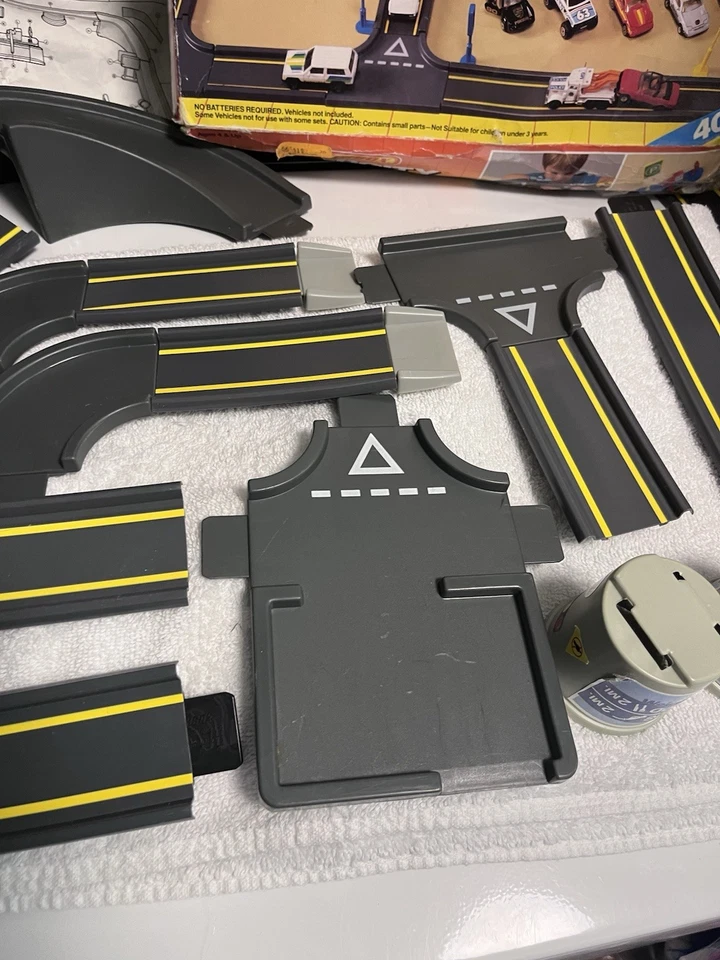 1987 Matchbox Motorcity Deluxe Play Track Set Used With Box - Image 3 of 4