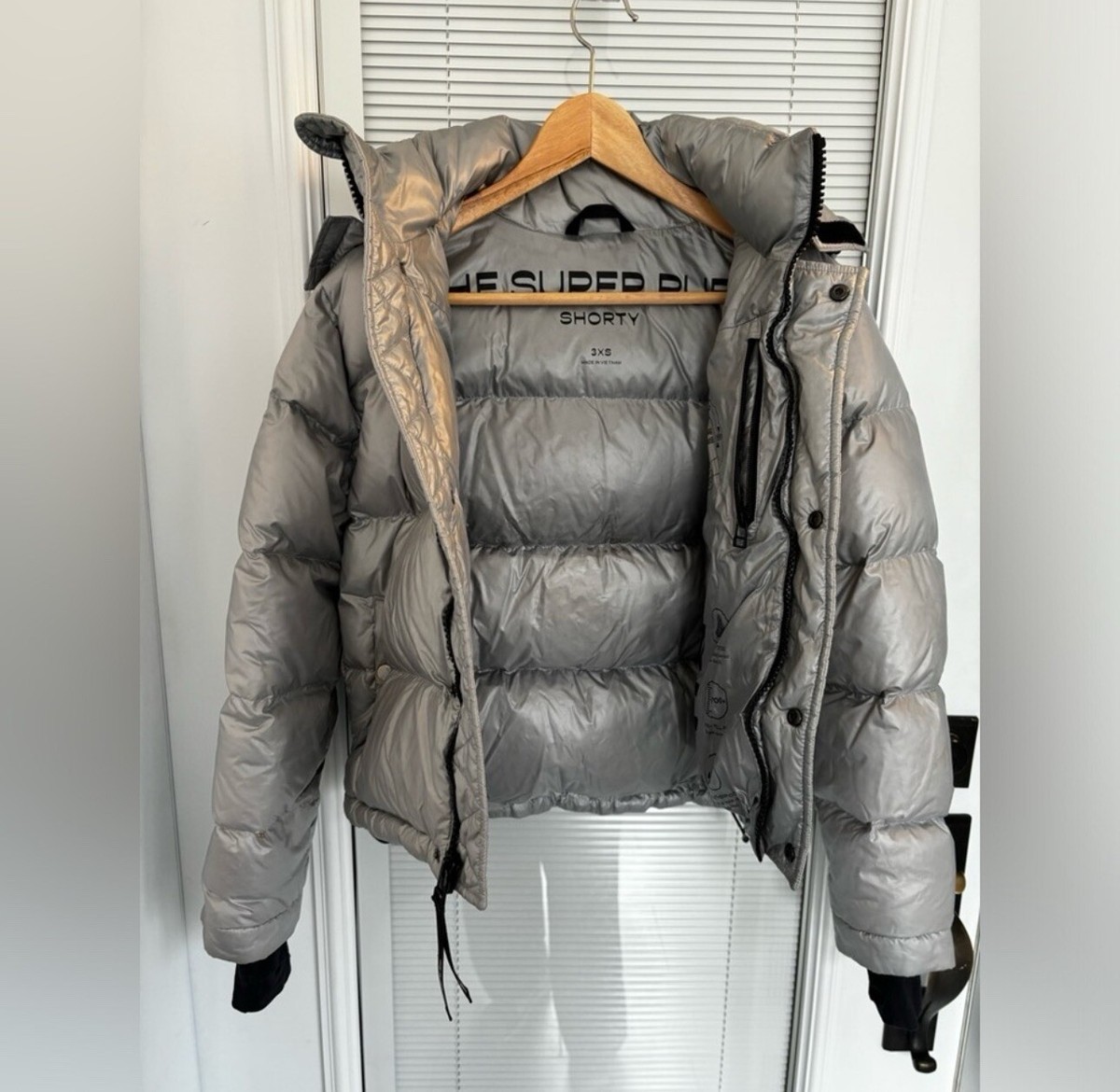 新品　Aritzia (アリツィア)Super Puffパフショートマットパール Aritzia The Super Puff™ Shorty Jacket - Color Matte Pearl