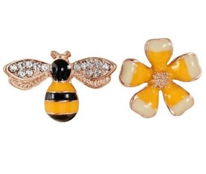 Authentic Honey Bee Daisy Flower Enamel Earrings Studs Beekeeper Gold plated Bumblebee 479