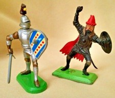 BRITAINS SOLDIER LOT 2 PC MEDIEVAL KNIGHT 1992 WARRIOR DEETAIL ENGLAND 1971.