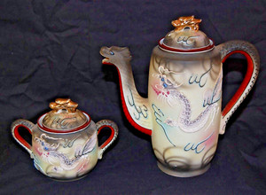 Takito Dragonware Teapot and sugar bowl - Satsuma Style Moriage 1920-40