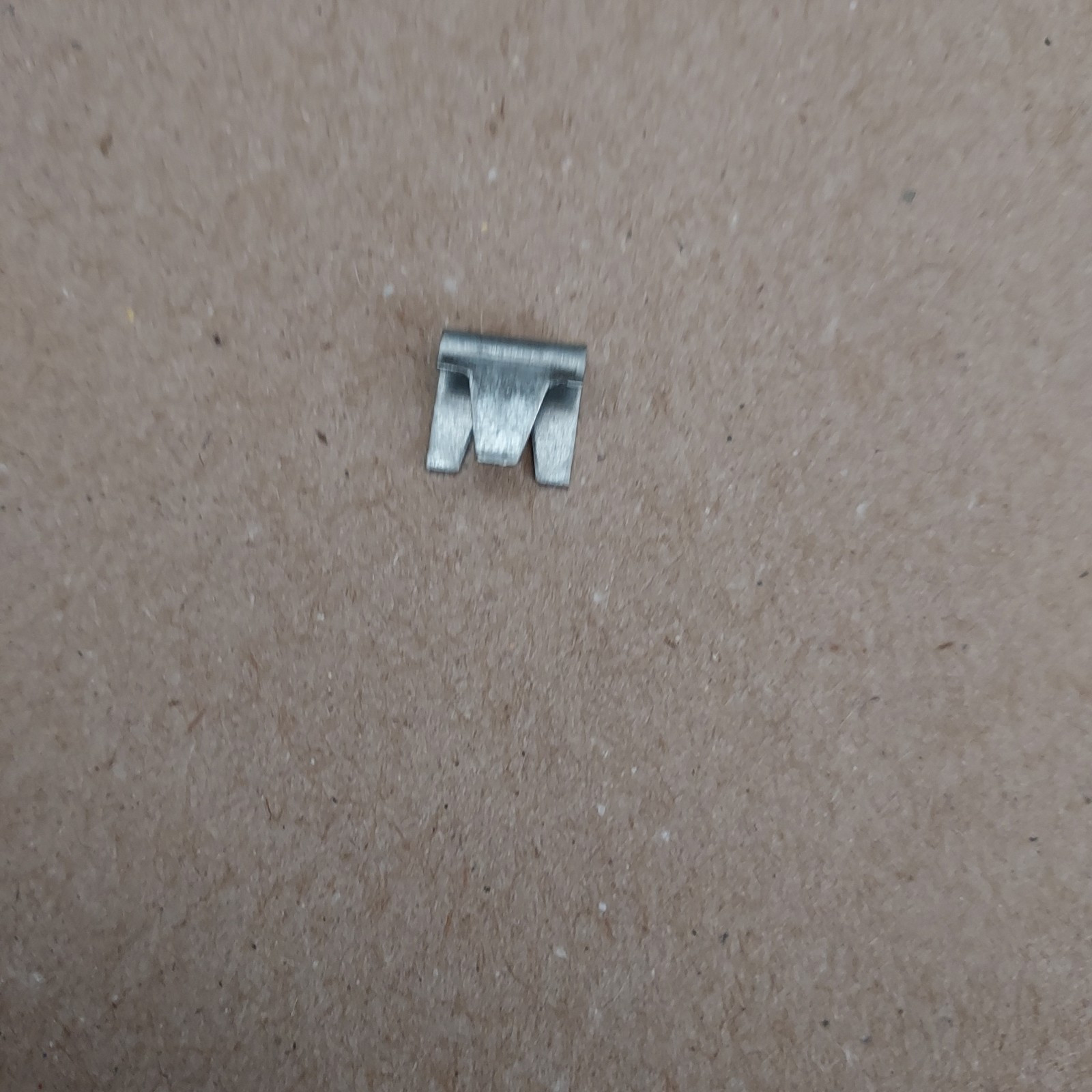 Rabbit or Chicken Wire Clips w/ Fence Pliers Rings and Snaps 900 pc