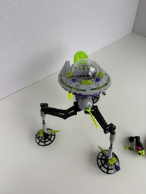 LEGO Alien Conquest Battle Lot: 7051 Tripod Invader & 7050 Alien Defender