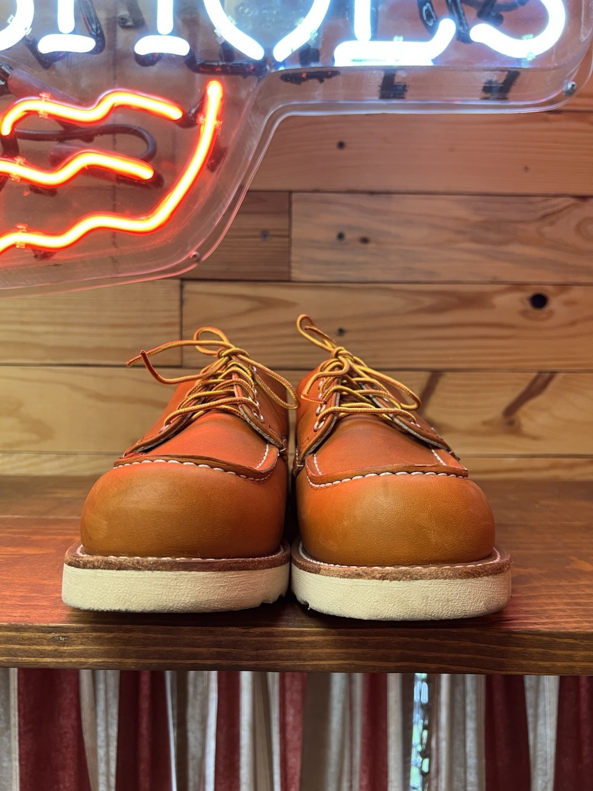 SAOLA Redwing Oxfords 8092 Taglia 9D Oro Legacy Suola Crepé Usata Una Volta!!