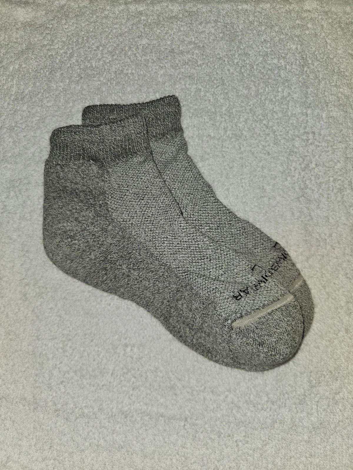 Incrediwear Circulation Socks MEDIUM Gray Women’s and Men’s Ankle Socks