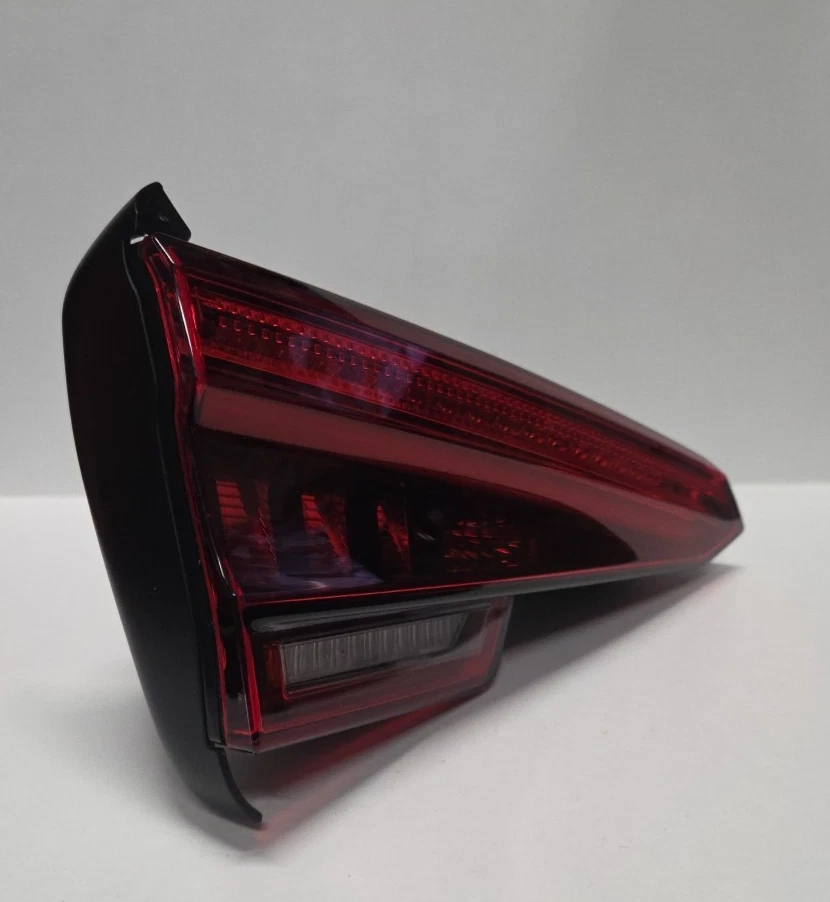 2017-2019 AUDI A4 QUATTRO REAR LEFT SIDE TRUNK MOUNTED TAIL LIGHT TAIL LAMP OEM - Image 2 of 4