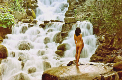 Am Wasserfall. Digital-Fotografie von Horst Werner als Fine Art Print