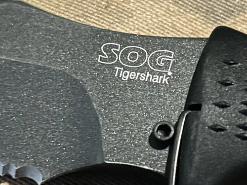 SOG Tiger Shark Elite RARE  D guard Bowie EXC condition With sheath image 2