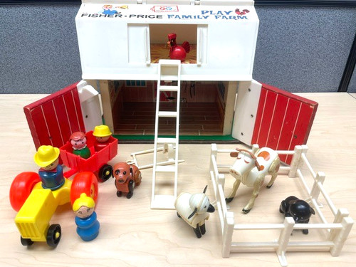 Vintage 1967 Fisher Price Family Play Farm Barn Little People MOO Works Tractor
