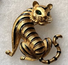 Trifari Figural Tiger Head Brooch with Red Rhinestone Eyes — listing 3
