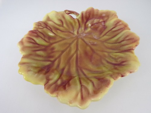 Vintage Art Pottery Leaf Plate / Bowl Hand Formed Leaf Condiment Centerpiece b23 - Picture 7 of 9