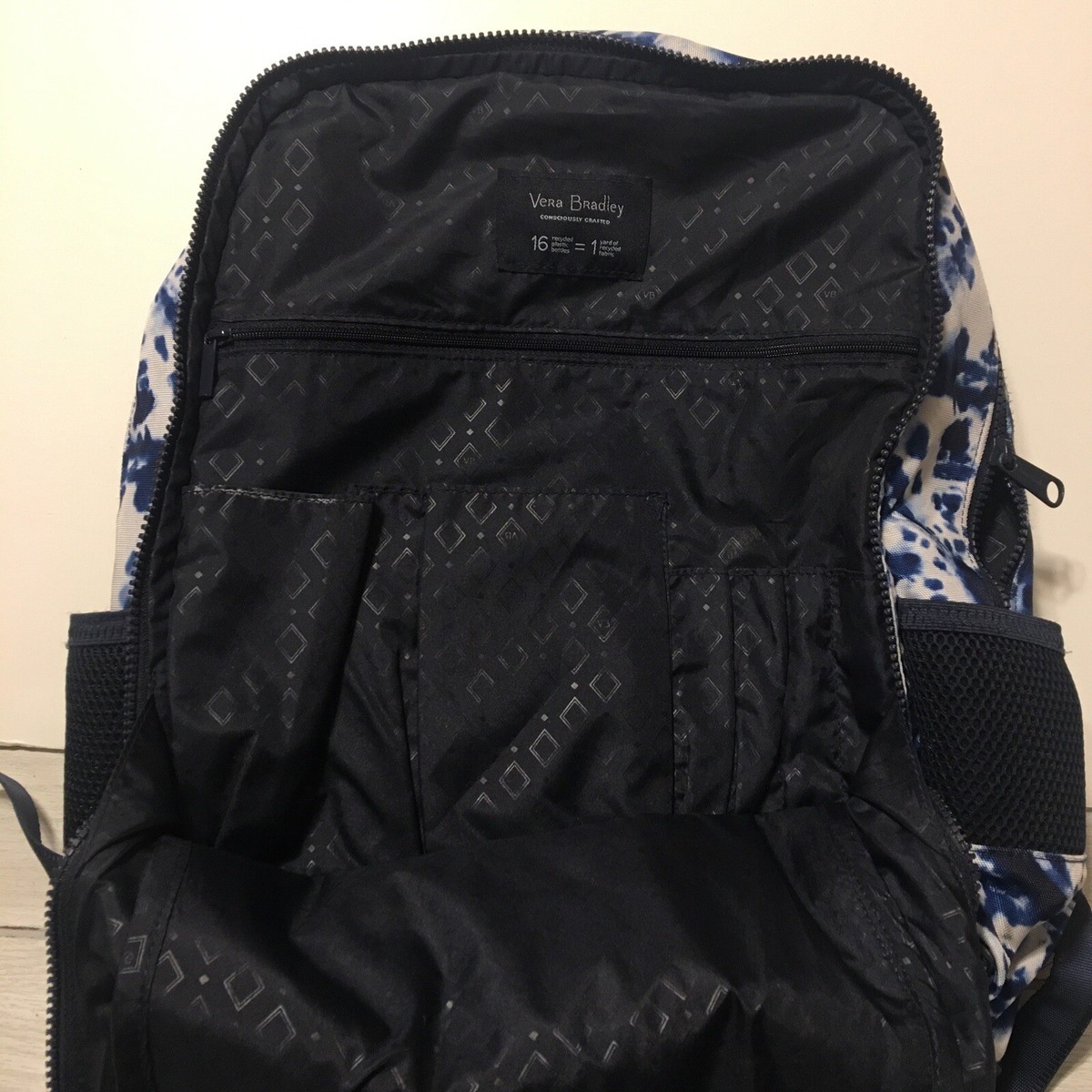 Vera Bradley Women display picture 1