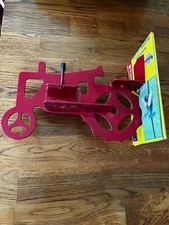 New Stokes Select Steel Tractor Platform 10 In. Squirrel Feeder 38055-DI Stokes