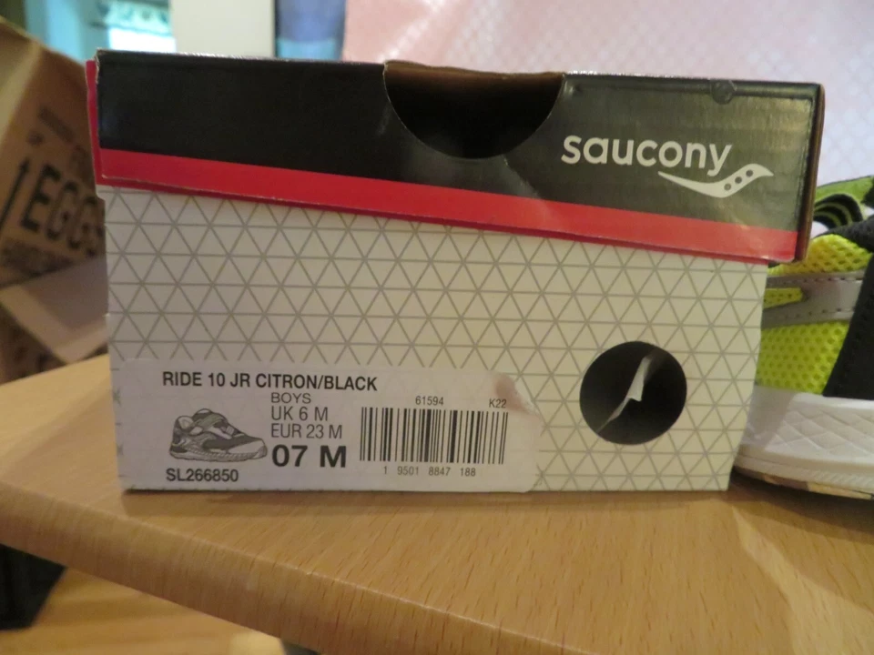 *NUEVOS Zapatos de Tenis Saucony Ride 10 Verde Citrón para Niños Pequeños, 8 Foto 4 de 4