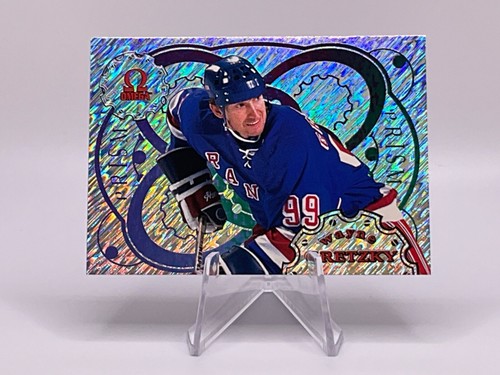 Wayne Gretzky 1998-99 Pacific Omega Prism #13 New York Rangers Sharp!
