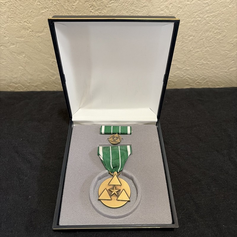 vintage Medal US Army  Department Commanders Award Civilian Service in Case