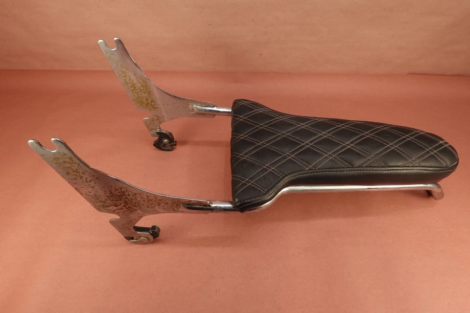 Harley Davidson Softail Deluxe 2007-2016 FLSTN respaldo Sissy Bar Pad Foto 2 de 4