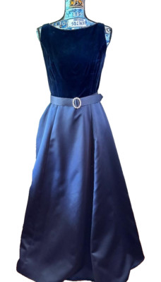 Jim Hjelm Occasions Navy Blue Formal Sleeveless Dress Size 10 Prom Princess