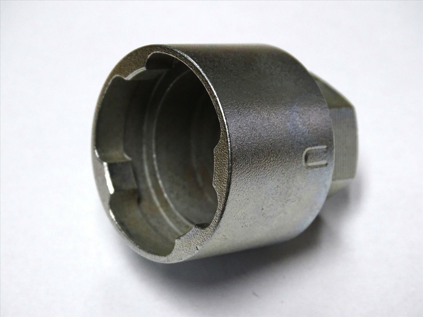 LOCKING WHEEL NUT BOLT KEY LAND ROVER DISCOVERY 3 / 4 RANGE ROVER "U" KBM500190 eBay