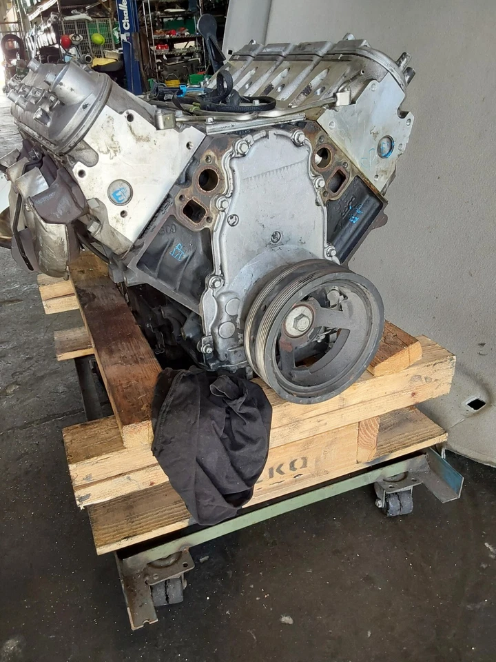 2004 Chevrolet Avalanche 1500 STD 4Dr 4WD 5.3L Engine Assembly OEM 12551358 - Image 4 of 4