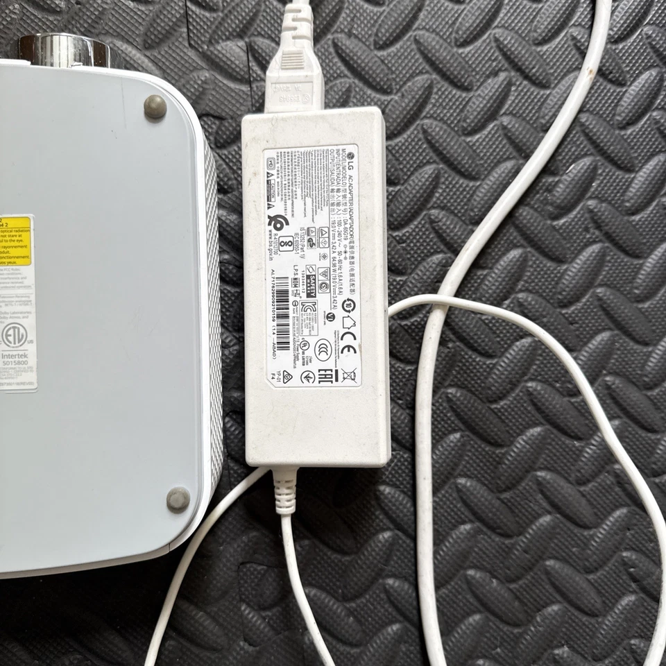 LG PF50KA Portable Full HD LED Smart Projector – 600 lumen, 2020 Model - Image 4 of 4