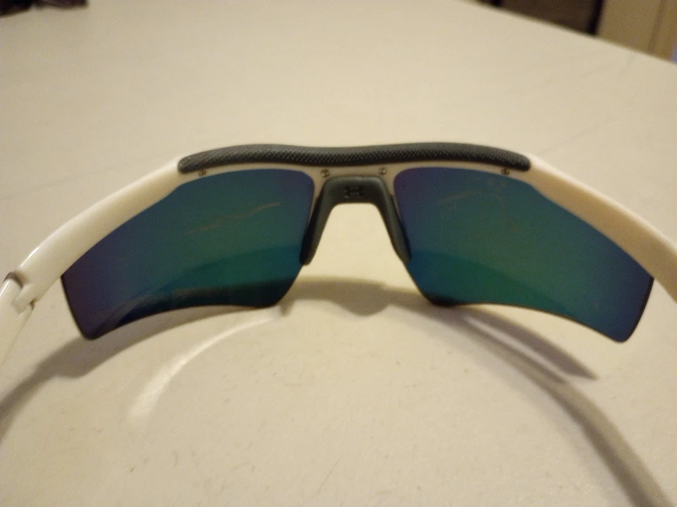 Gafas de sol Under Armour Core para hombre blancas y grises SOLO LENTES MARCOS DESTROZADOS Foto 3 de 4