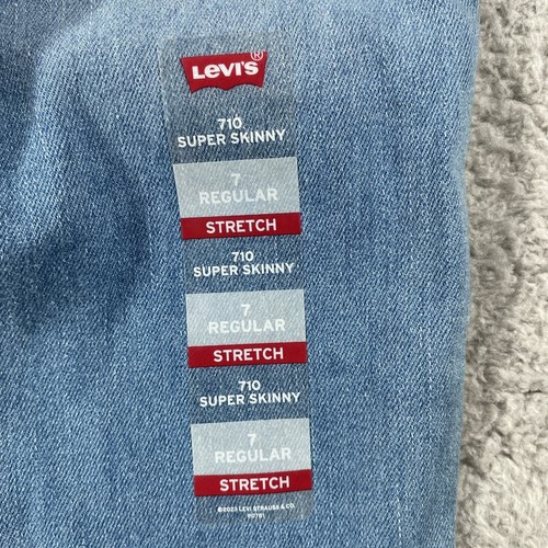 NWT Levi’s 710 Super Skinny 7 Regular *Missing Button* - Picture 7 of 7