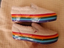 Kids Vans of the Wall White Faux Fur slip-on sneaker size 1.5