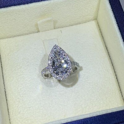 3,5 TCW BIRNENSCHLIFF MOISSANIT HALO SET VERLOBUNGSRING IN 14K WEISSGOLD PLATTIERT
