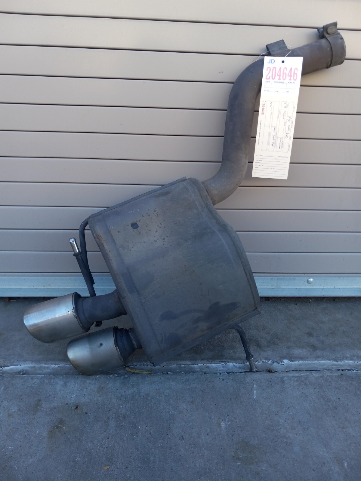 2008 - 2019 Maserati GranTurismo OEM Rear Right Muffler Exhaust Silencer 262202