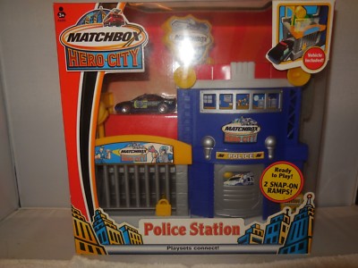 2003 matchbox hero-city police station 