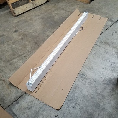 Focal Point FSM2L-S-FL-625LF-35K-1C-UNV-L11-C96WH LED Light Fixture, 6 Foot