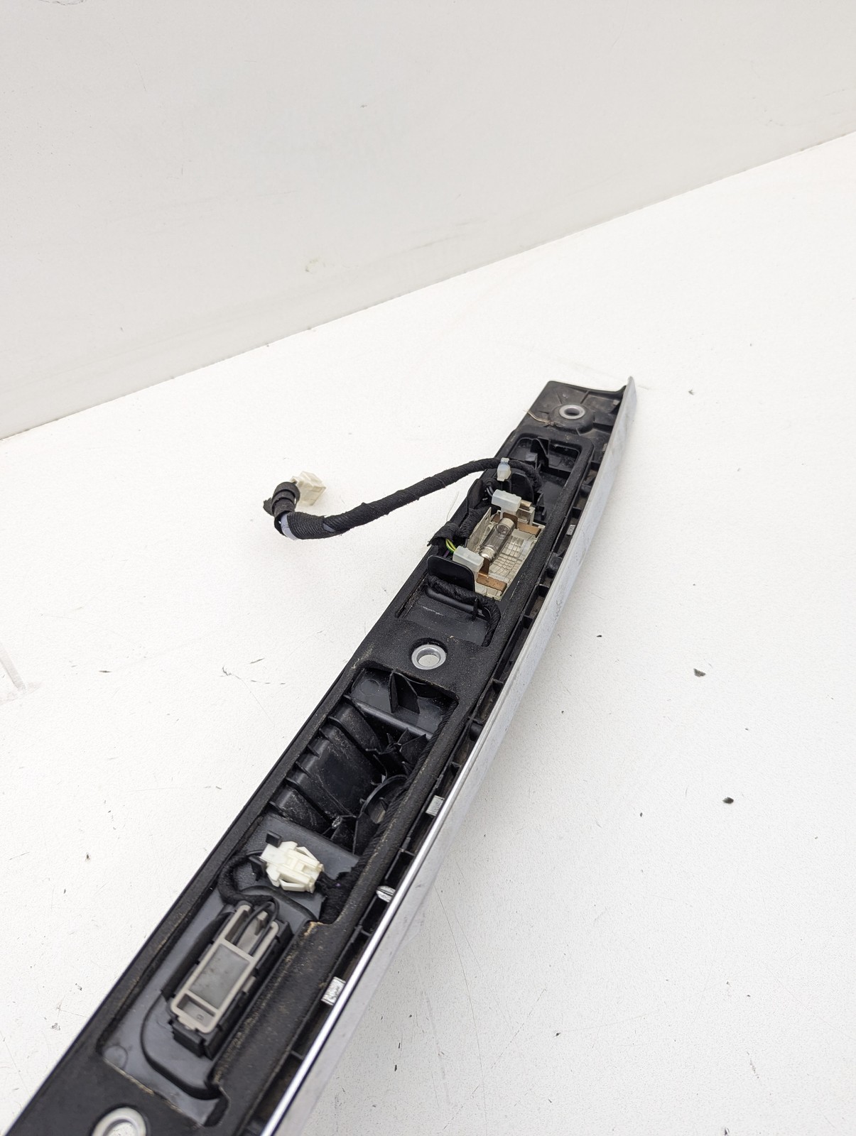 2014-2016 MASERATI QUATTROPORTE TRUNK DECK LID HANDLE MOLDING COVER