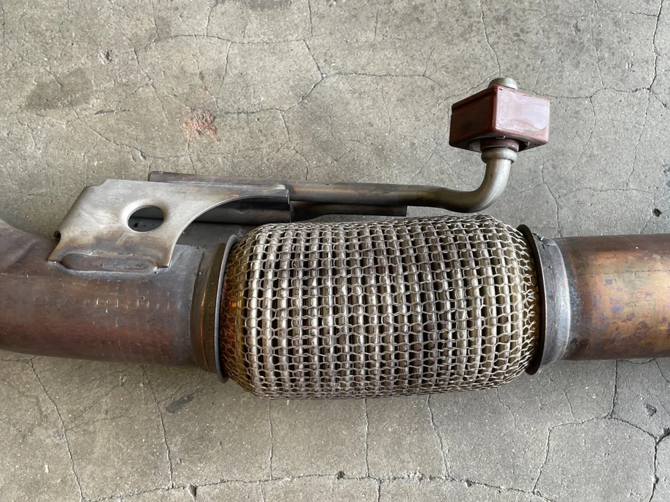 Silenciador ressonador de escape 17-22 Alfa Romeo Giulia Quadrifoglio 2.9L 1581 fabricante de equipamento original - Imagem 4 de 4