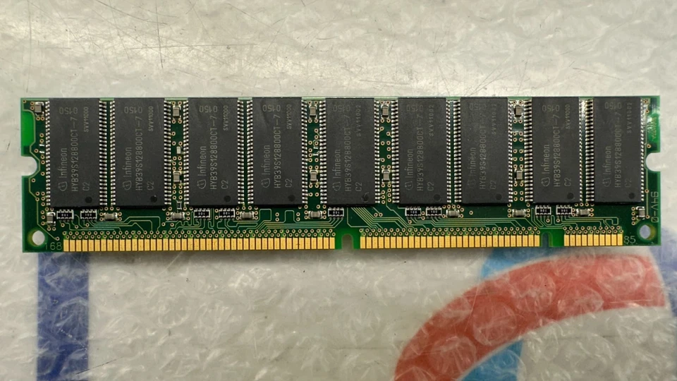 Infineon HYS72V32220GU-7-C2 256MB 2RX8 SDRAM SD 133MHZ PC133 CL2 168PIN ECC - Image 2 of 2