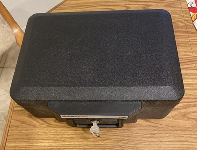 SENTRY 1100 Fire Safe Lock Box Black w/ 1 Key Portable EUC