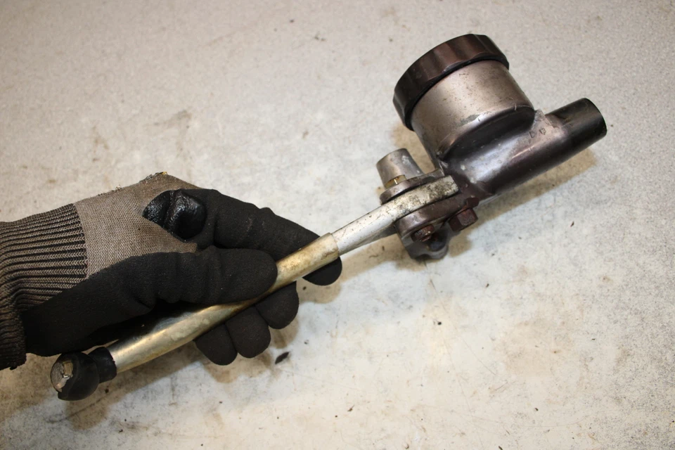 1970 Honda CB450 Super Sport FRONT BRAKE MASTER CYLINDER Q13-8736.AAC - Image 3 of 4