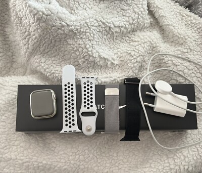 Apple Watch Series 5 Nike Edition GPS + Cellular
