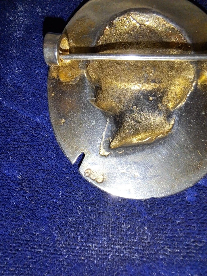 Spilla greca argento 800 museo Atene auriga Delfi anni 70 - Immagine 3 di 4