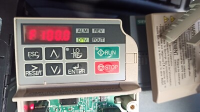 Omron Yaskawa J1000 Cimr-JCBA0003BAA , Envío rápido! Factura Garantía Invoice