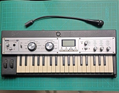 Korg microKORG XL Synthesizer Tested Working Mic Included